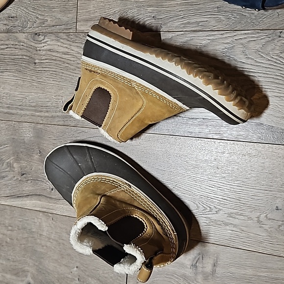 2/$20 Eddie Bauer Slip On Water Weather Edge Boots - Size 8 - Picture 2 of 4